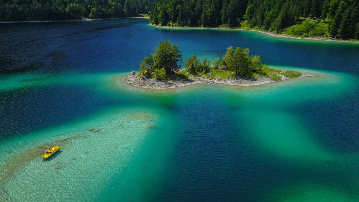 Blauer Eibsee in Garmisch-Partenkirchen